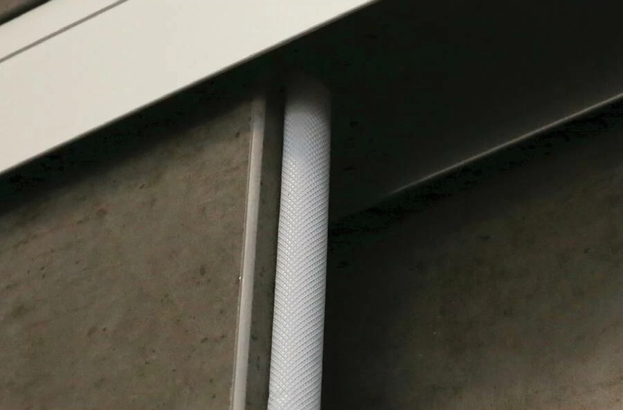 Уплотнитель из полиуретана для шкафа-купе